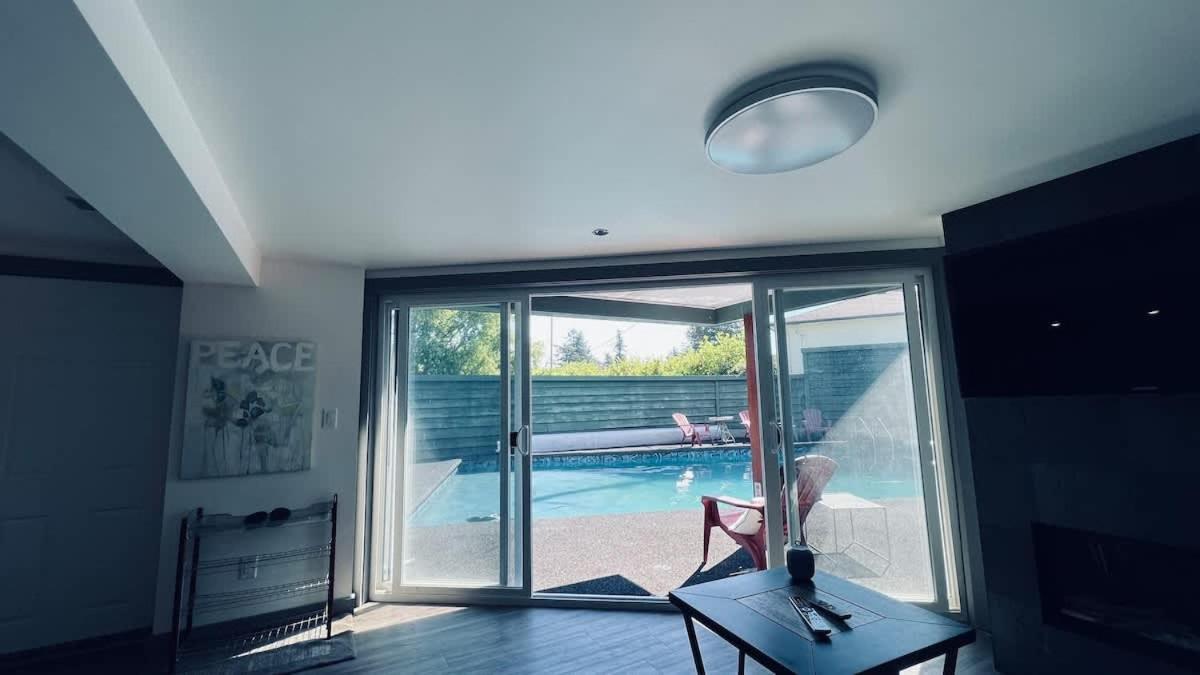Tranquil Oasis 2 Bedroom Suite With Pool View Виктория Экстерьер фото