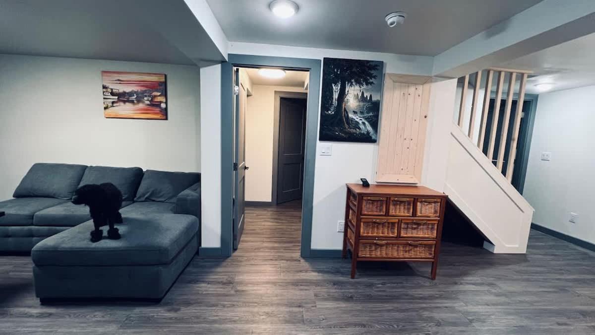Tranquil Oasis 2 Bedroom Suite With Pool View Виктория Экстерьер фото