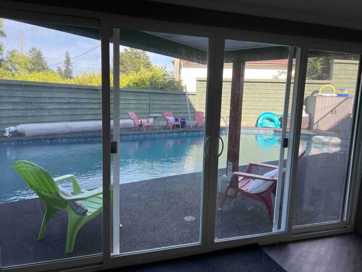 Tranquil Oasis 2 Bedroom Suite With Pool View Виктория Экстерьер фото