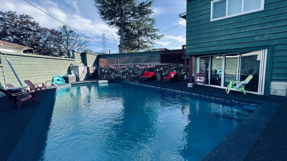 Tranquil Oasis 2 Bedroom Suite With Pool View Виктория Экстерьер фото